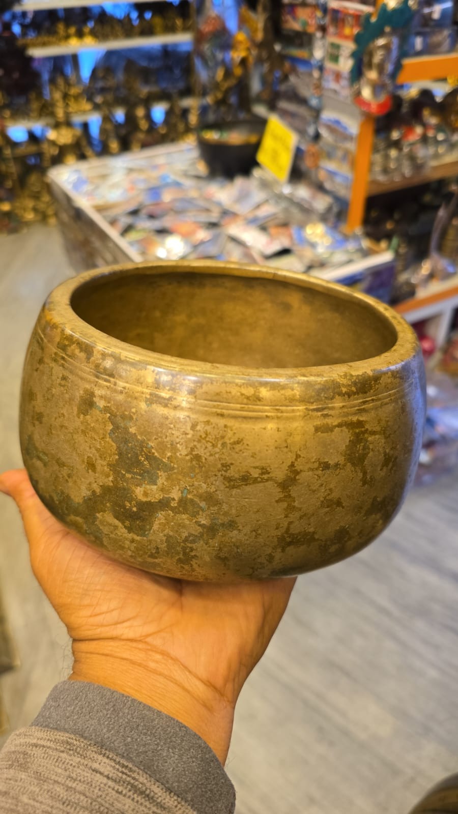 Authentic Mani Antique Singing Bowl – Rare Tibetan Mudra Bowl for Deep Meditation & Healing